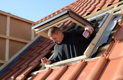 Pose de fenêtres de toit Velux à Ougney